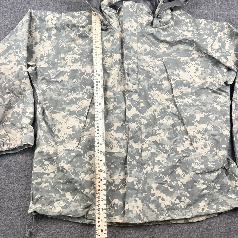US Military Gen III Extreme Cold Wet Weather Jacket Gore Tex Digital Camo MEDIUM